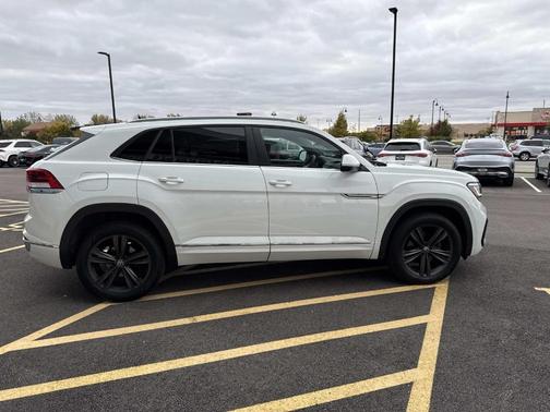 2021 Volkswagen Atlas Cross Sport 3.6L V6 SE w/Technology R-Line
