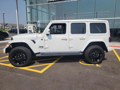 2021 Jeep Wrangler Unlimited Sahara Altitude