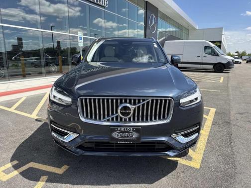 Blue 2023 Volvo XC90 B6 Plus 7-Seater