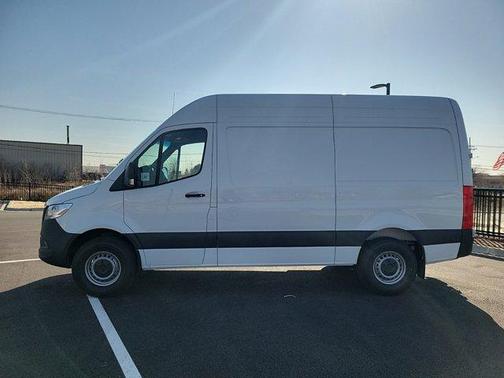 2025 Mercedes-Benz Sprinter 2500 Standard Roof