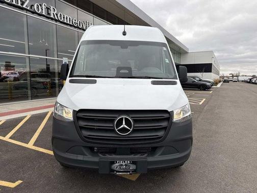 2025 Mercedes-Benz Sprinter 2500 144 WB Standard Roof Passenger