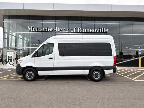 2025 Mercedes-Benz Sprinter 2500 144 WB Standard Roof Passenger