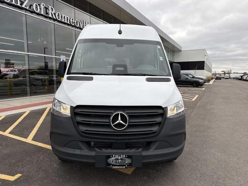 2025 Mercedes-Benz Sprinter 2500 144 WB Standard Roof Passenger