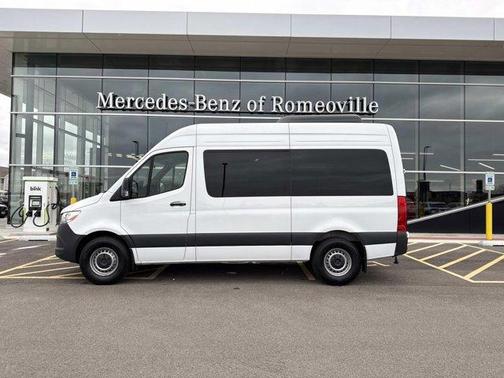2025 Mercedes-Benz Sprinter 2500 144 WB Standard Roof Passenger