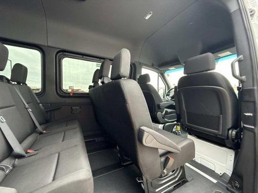 2025 Mercedes-Benz Sprinter 2500 144 WB Standard Roof Passenger