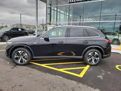 2025 Mercedes-Benz GLC 350e Base 4MATIC