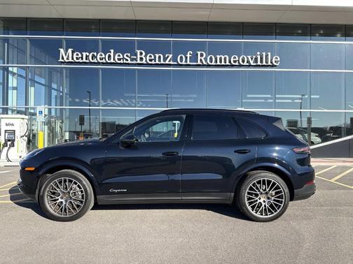 2023 Porsche Cayenne 