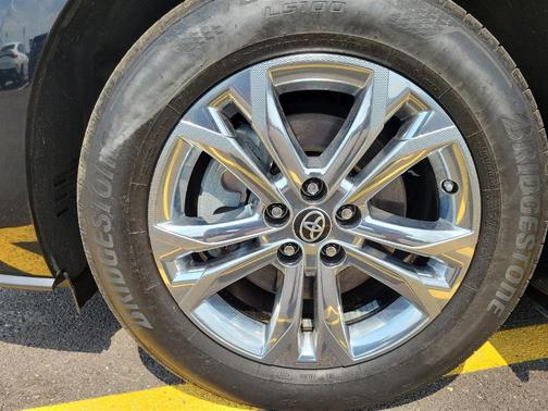 2023 Toyota Sienna Platinum 7 passenger