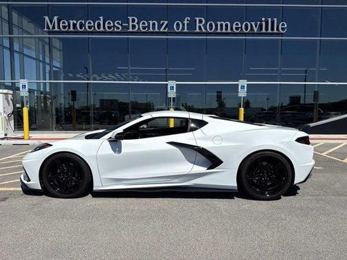 Arctic White 2021 Chevrolet Corvette Stingray w/2LT