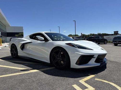 Arctic White 2021 Chevrolet Corvette Stingray w/2LT