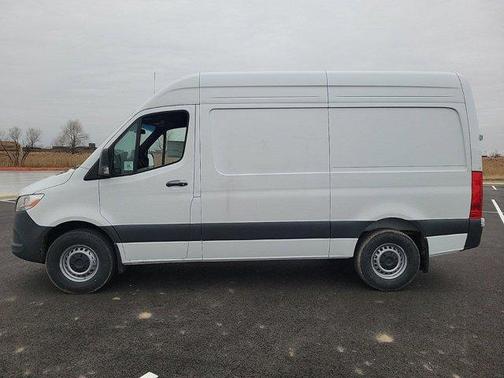 2025 Mercedes-Benz Sprinter 2500 Standard Roof
