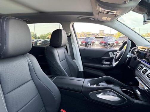 2026 Mercedes-Benz GLS 450 