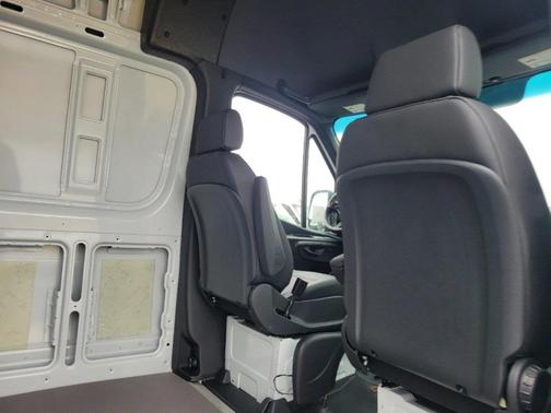 2025 Mercedes-Benz Sprinter 2500 Standard Roof