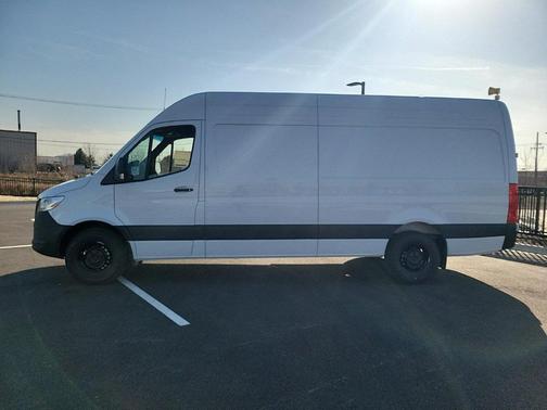 2025 Mercedes-Benz Sprinter 2500 High Roof