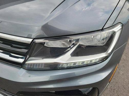 2021 Volkswagen Tiguan 2.0T SE R-Line Black