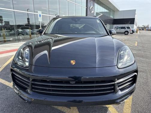 Blue 2022 Porsche Cayenne