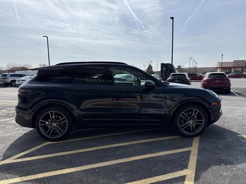 Blue 2022 Porsche Cayenne