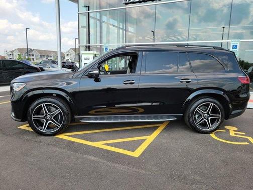 2025 Mercedes-Benz GLS 450 4MATIC