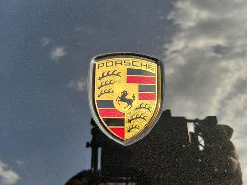 2023 Porsche Cayenne Platinum Edition