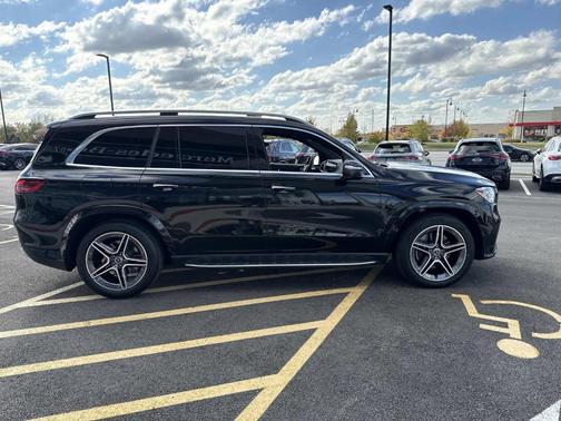 2025 Mercedes-Benz GLS 450 4MATIC