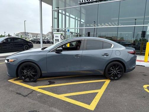 2022 Mazda Mazda3 Carbon Edition