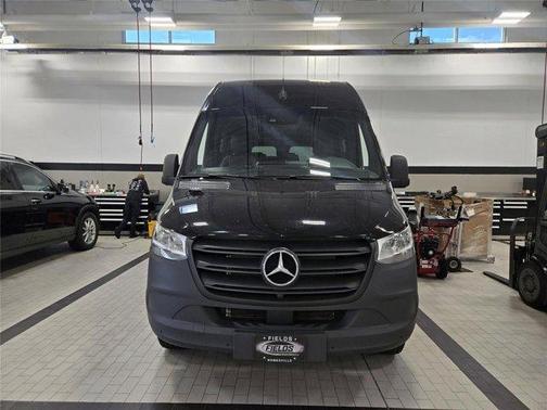 2024 Mercedes-Benz Sprinter 2500 144 WB Standard Roof Passenger