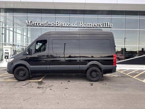 2024 Mercedes-Benz Sprinter 2500 144 WB Standard Roof Passenger