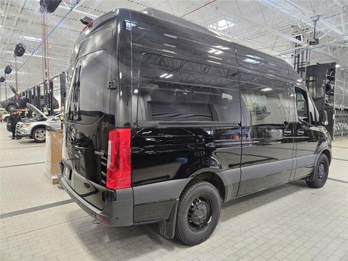2024 Mercedes-Benz Sprinter 2500 144 WB Standard Roof Passenger