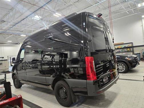 2024 Mercedes-Benz Sprinter 2500 144 WB Standard Roof Passenger