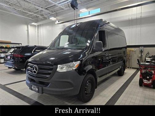 2024 Mercedes-Benz Sprinter 2500 144 WB Standard Roof Passenger