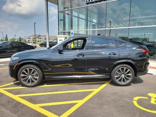 2025 BMW X6 xDrive40i