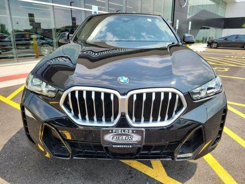 2025 BMW X6 xDrive40i