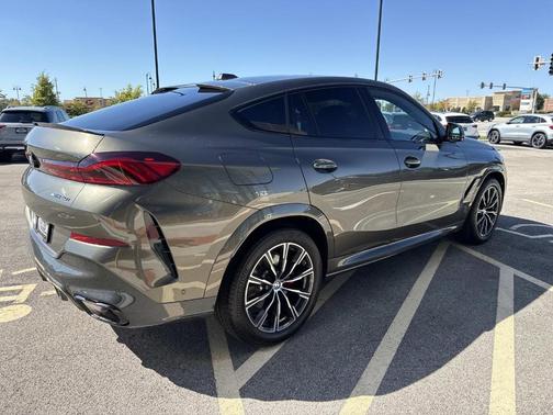 Manhattan Green Metallic 2027 BMW X6 xDrive40i