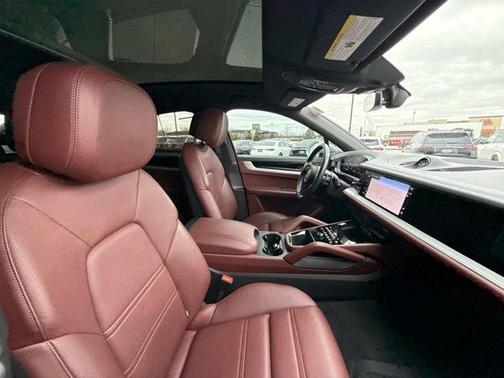 2024 Porsche Cayenne AWD