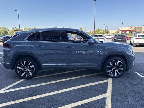 2025 Volkswagen Atlas Cross Sport 2.0T SEL Premium R-Line