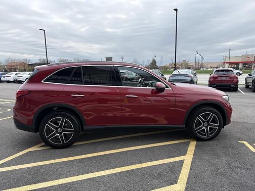 MANUFAKTUR Patagonia Red Metallic 2026 Mercedes-Benz GLC 300 Base 4MATIC