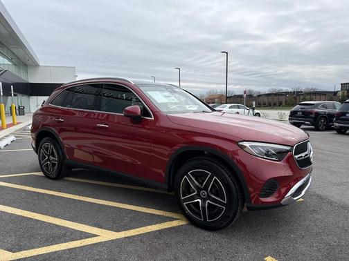 MANUFAKTUR Patagonia Red Metallic 2026 Mercedes-Benz GLC 300 Base 4MATIC