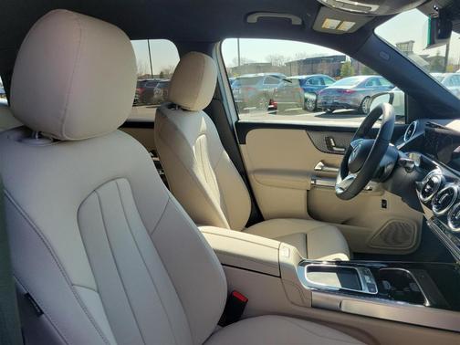 2025 Mercedes-Benz GLB 250 Base 4MATIC