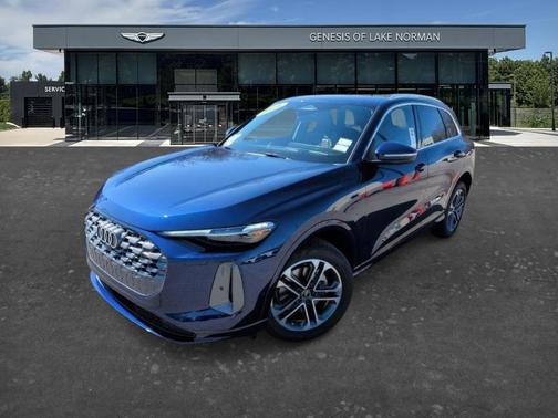Navarra Blue Metallic 2025 Audi Q5 2.0T quattro Premium