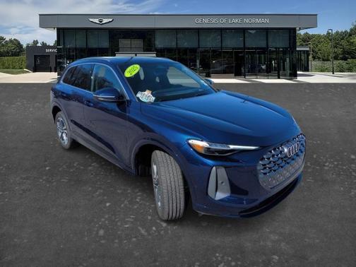 Navarra Blue Metallic 2025 Audi Q5 2.0T quattro Premium