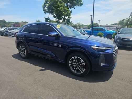 Navarra Blue Metallic 2025 Audi Q5 2.0T quattro Premium