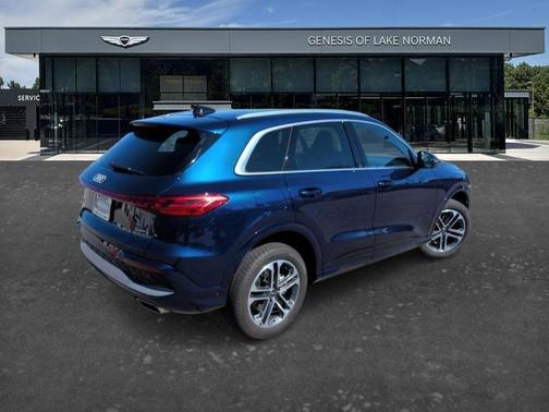 Navarra Blue Metallic 2025 Audi Q5 2.0T quattro Premium