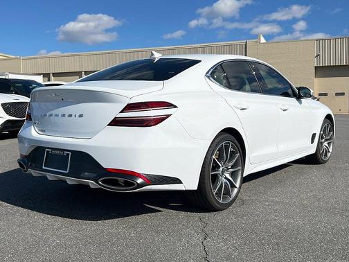 2025 Genesis G70 2.5T