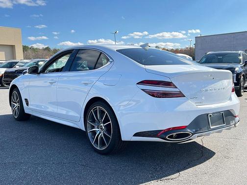 2025 Genesis G70 2.5T