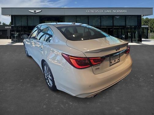 2023 INFINITI Q50 LUXE