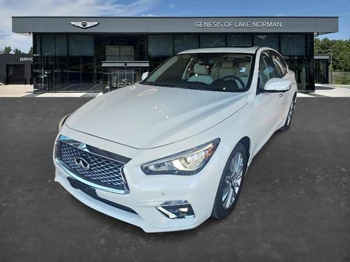 2023 INFINITI Q50 LUXE