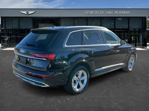 2024 Audi Q7 45 Premium Plus