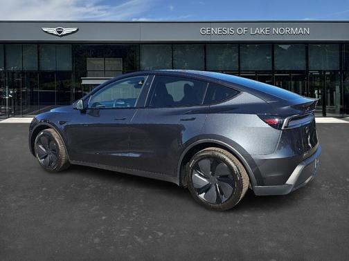 2026 Tesla Model Y PREMIUM