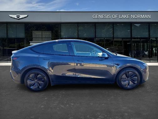 2026 Tesla Model Y PREMIUM