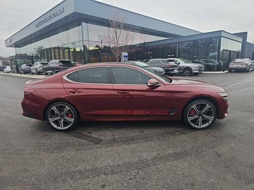 2025 Genesis G70 2.5T